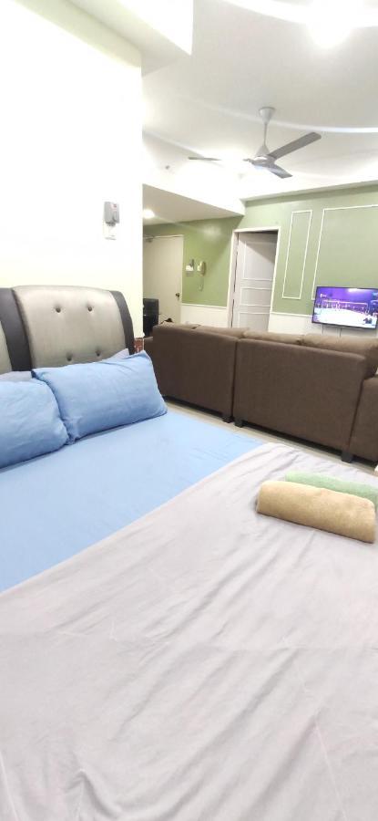 Dperdana -Dinies Pool,Wifi, Centre Of Kota Bharu, 4-5 Paxアパートメント エクステリア 写真